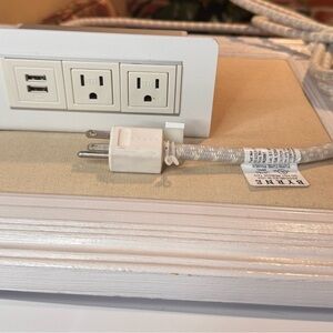 Byrne White USB Hub with Power Outlets